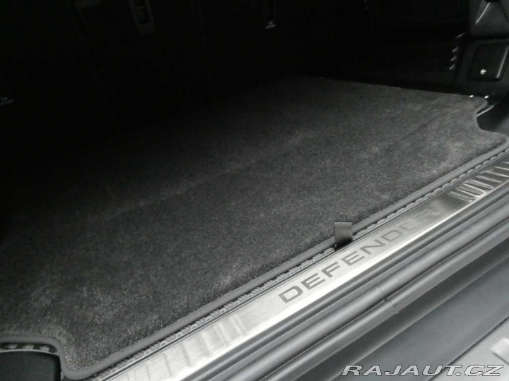 Land Rover Defender 110 4,4 OCTA P635 2025