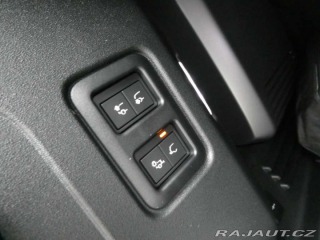 Land Rover Defender 110 4,4 OCTA P635 2025