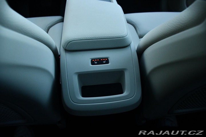 Volvo XC60 B5 AWD PLUS REZERVACE 2025