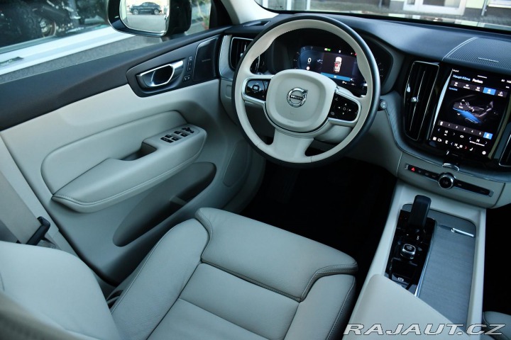Volvo XC60 B5 AWD PLUS REZERVACE 2025