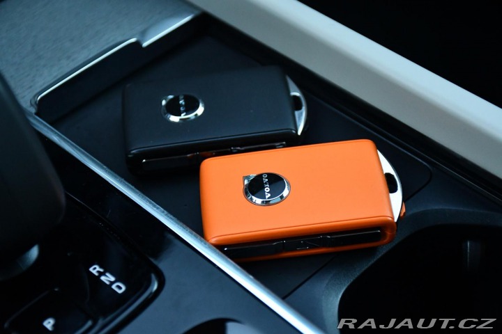 Volvo XC60 B5 AWD PLUS REZERVACE 2025