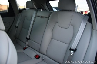 Volvo XC60 B5 AWD PLUS DARK ZÁRUKA 2025