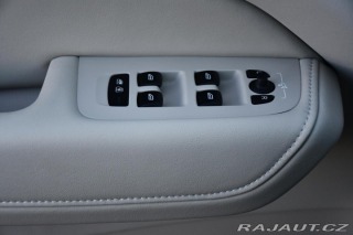 Volvo XC60 B5 AWD PLUS DARK ZÁRUKA 2025