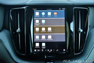 Volvo XC60 B5 AWD PLUS DARK ZÁRUKA 2025