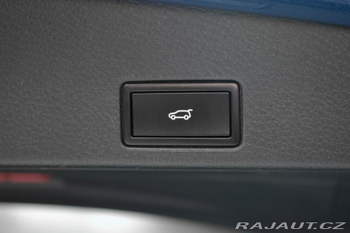 Volkswagen Touareg 3.0 TDI R-LINE*TAŽNÉ*VZDU 2018