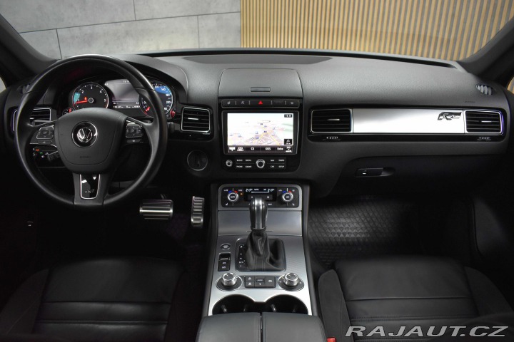 Volkswagen Touareg 3.0 TDI R-LINE*TAŽNÉ*VZDU 2018