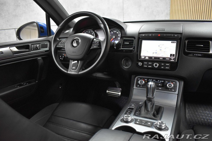 Volkswagen Touareg 3.0 TDI R-LINE*TAŽNÉ*VZDU 2018