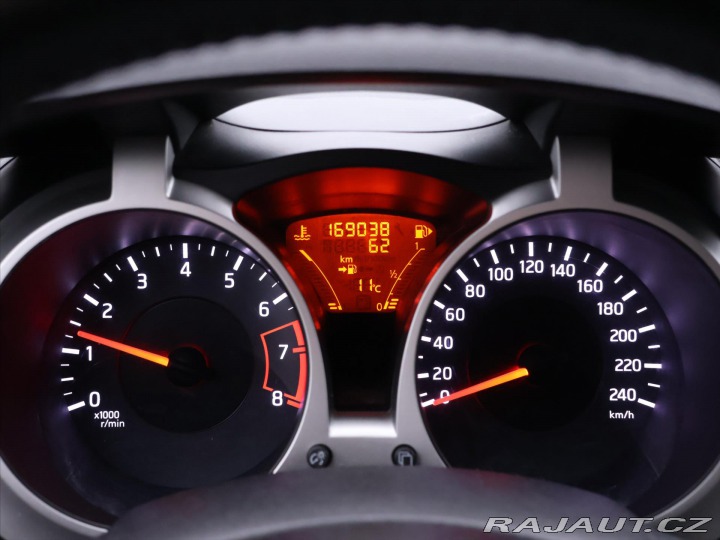 Nissan Juke 1,6 DIG-T 140kW Tekna 2010