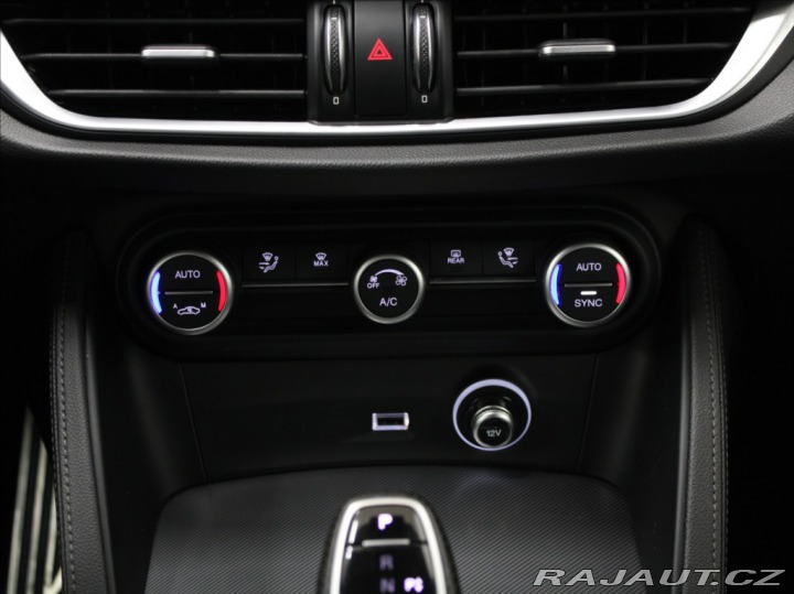Alfa Romeo Stelvio 2,1 JTD 140kW Q4 Bezklíč 2020