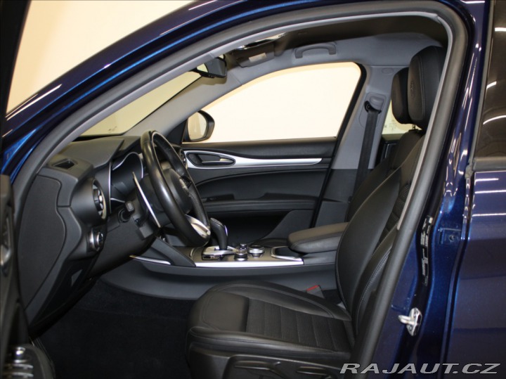 Alfa Romeo Stelvio 2,2 JTD 140kW Q4 Bezklíč 2020