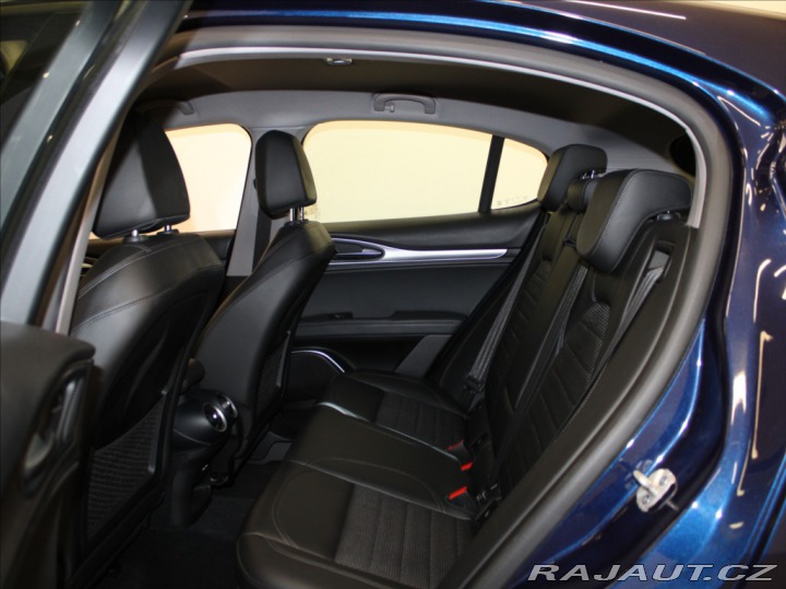 Alfa Romeo Stelvio 2,1 JTD 140kW Q4 Bezklíč 2020