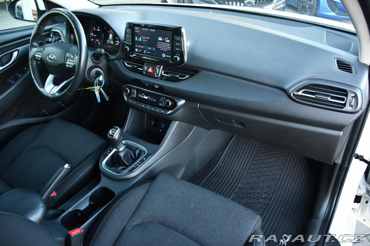 Hyundai i30 1.6 CRDi SMART TAŽNÉ REZE 2022