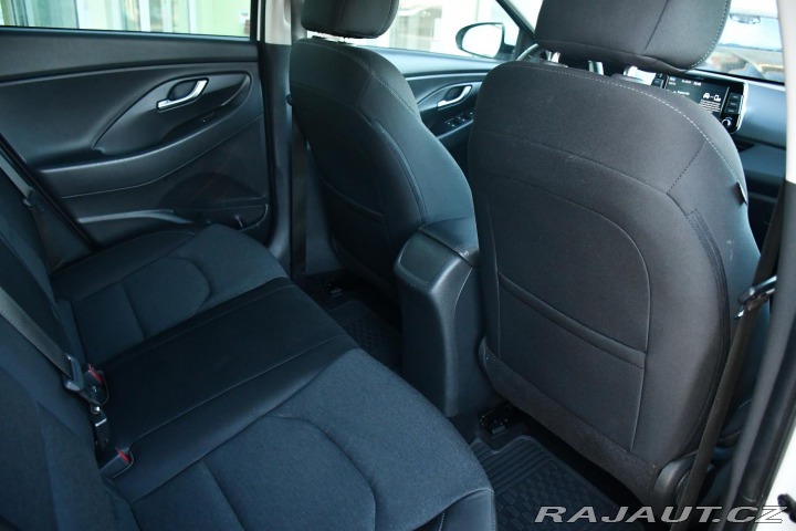 Hyundai i30 1.6 CRDi SMART TAŽNÉ REZE 2022