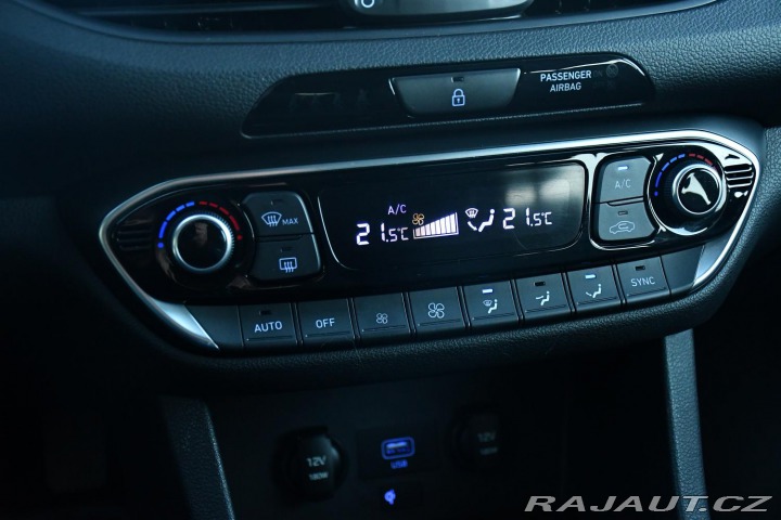 Hyundai i30 1.6 CRDi SMART TAŽNÉ REZE 2022