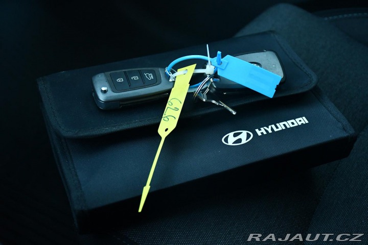 Hyundai i30 1.6 CRDi SMART TAŽNÉ REZE 2022