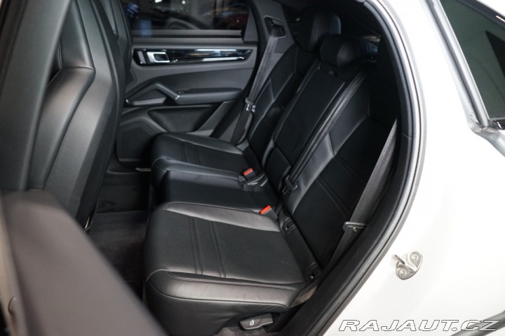 Porsche Cayenne Coupe E-Hybrid PANO*VZDUC 2022