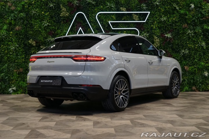 Porsche Cayenne Coupe E-Hybrid PANO*VZDUC 2022