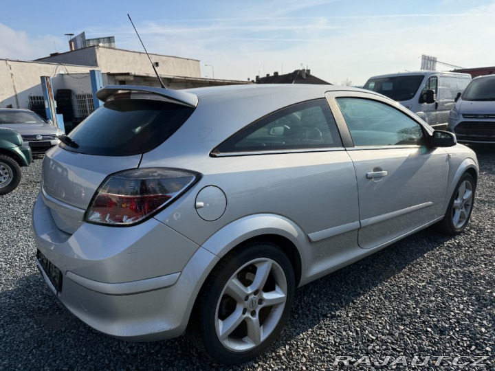 Opel Astra 2.0 Turbo Cosmo 2006