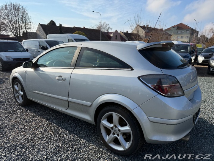 Opel Astra 2.0 Turbo Cosmo 2006