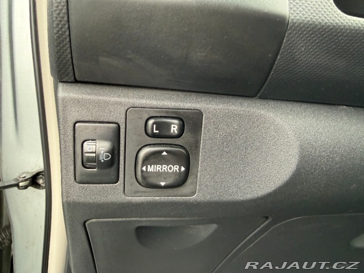 Toyota Yaris 1.3 VVT-i 64kW Automat 2008