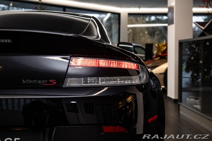 Aston Martin Vantage S 1800