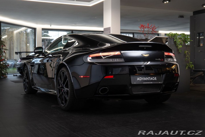Aston Martin Vantage S 1800
