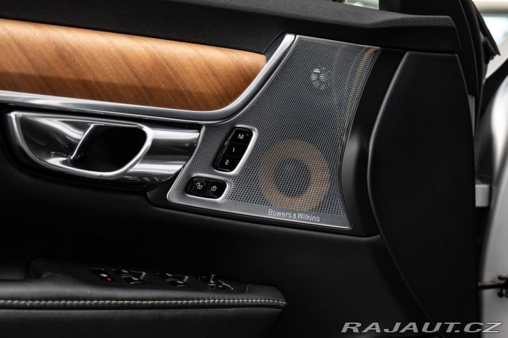 Volvo V90 D4 Inscription Bowers&amp 1800