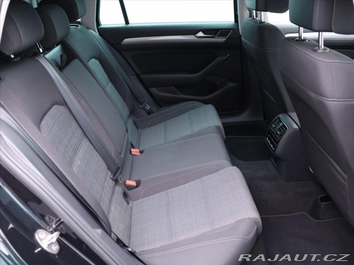 Volkswagen Passat 2,0 TDI 147kW DSG Matrix 2022