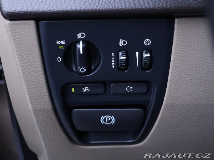 Volvo XC90 2,4 D5 147kW AWD KINETIC 2013