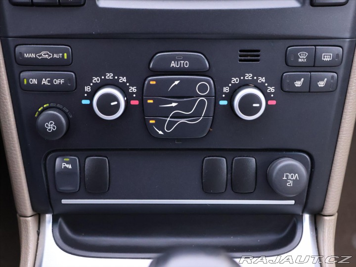 Volvo XC90 2,4 D5 147kW AWD KINETIC 2013