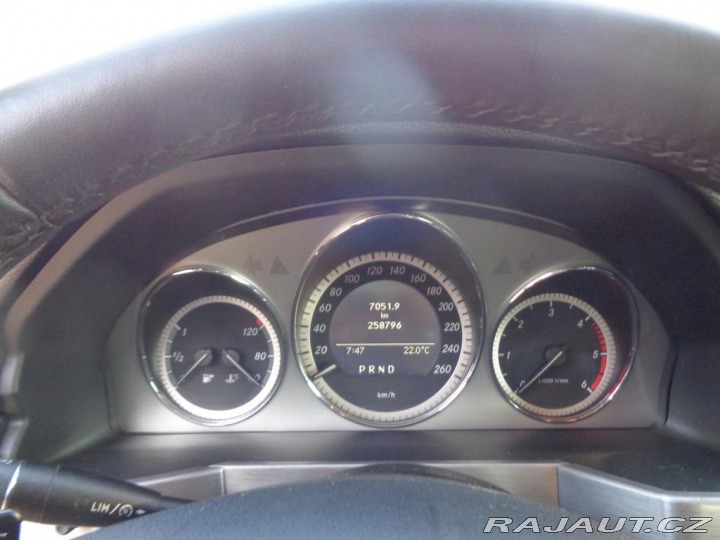 Mercedes-Benz GLK  2011