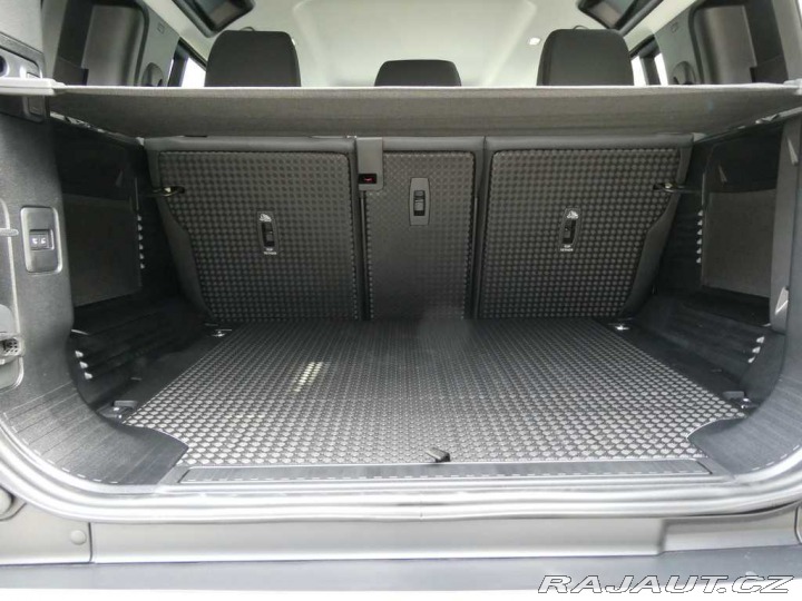 Land Rover Defender 110 3,0 S D200 2025