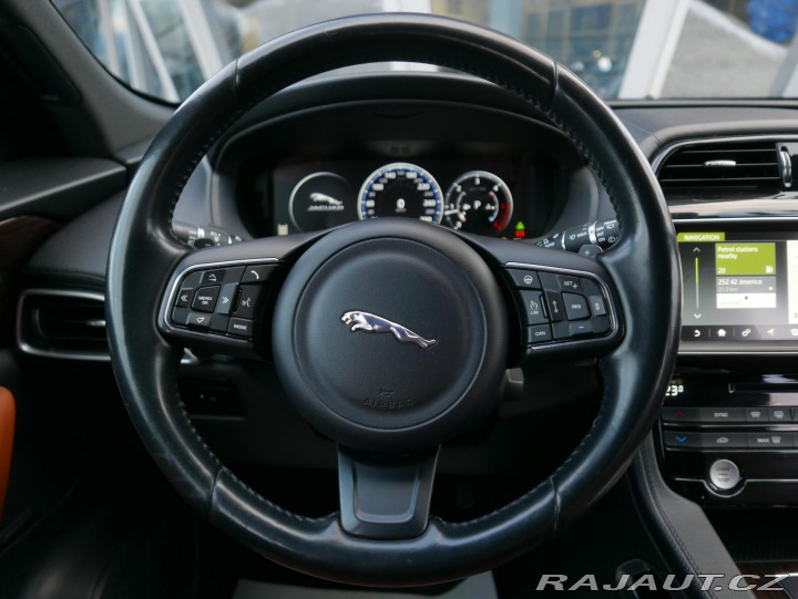 Jaguar F-Pace 30d 221kW AWD REZERVACE 2016