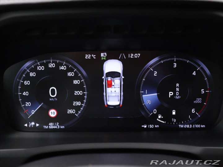 Volvo XC90 2,0 B5 AWD 173kW 1.Maj DP 2022