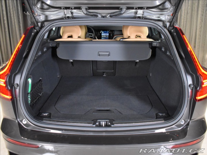 Volvo V60 B4 Ultra Pano,Ventilace 2025