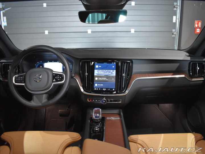 Volvo V60 B4 Ultra Pano,Ventilace 2025
