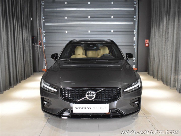 Volvo V60 B4 Ultra Pano,Ventilace 2025