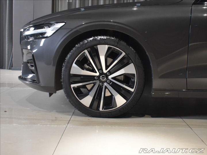 Volvo V60 B4 Ultra Pano,Ventilace 2025
