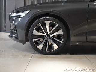 Volvo V60 B4 ULtra 2025