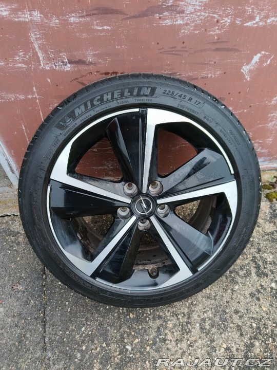 Opel Astra 1,2   96kw MT6 1800