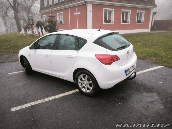 Opel Astra 1,7   DT 2011