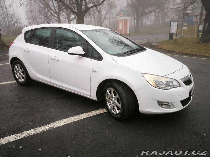 Opel Astra 1,7   DT 2011