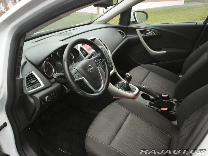 Opel Astra 1,7   DT 2011
