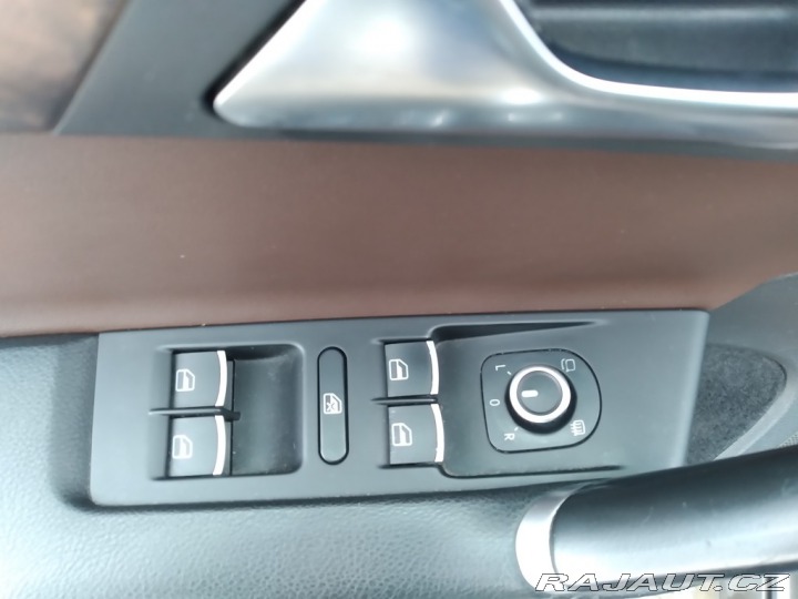 Volkswagen Passat Variant 2.0 TDI MANUÁL EX 2012