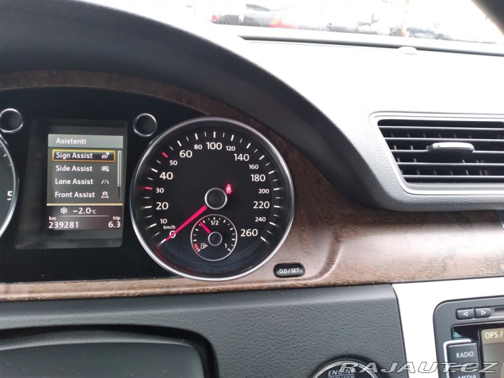 Volkswagen Passat Variant 2.0 TDI MANUÁL EX 2012