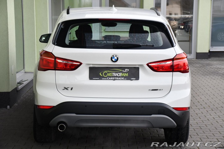 BMW X1 SDRIVE18I SERVISNÍ KNÍŽKA 2019