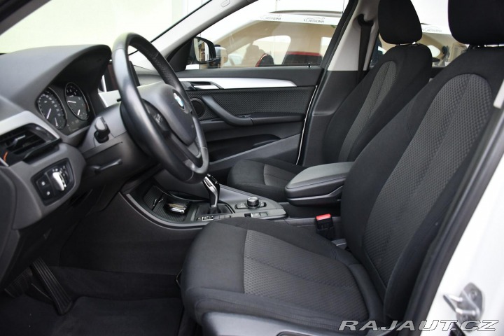 BMW X1 SDRIVE18I SERVISNÍ KNÍŽKA 2019