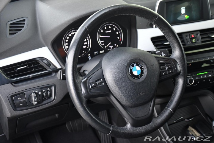 BMW X1 SDRIVE18I SERVISNÍ KNÍŽKA 2019