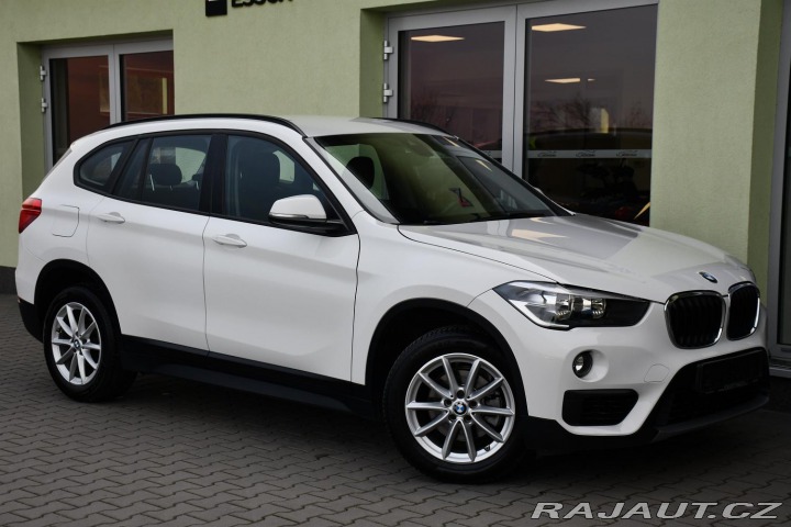 BMW X1 SDRIVE18I SERVISNÍ KNÍŽKA 2019