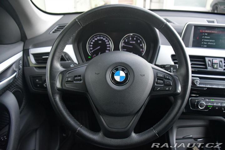 BMW X1 SDRIVE18I SERVISNÍ KNÍŽKA 2019
